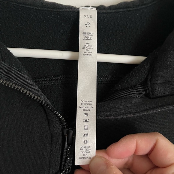 Lululemon Black 3/4 Crop Zip Hoodie, Size XS/S - Picture 7 of 15